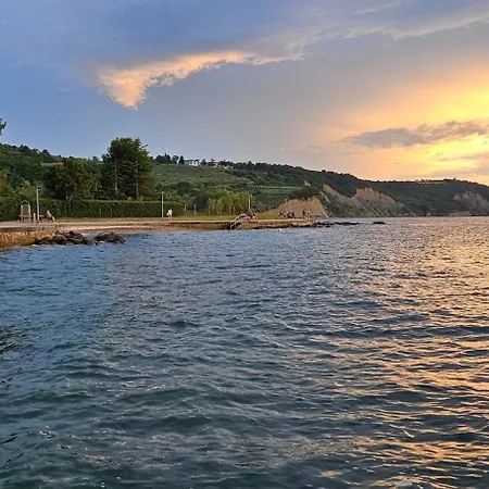 Apartment Sea View Renzzo