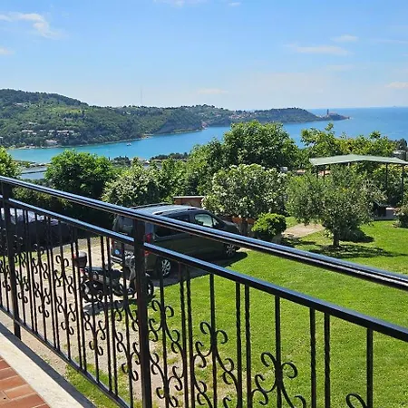 Sea View Renzzo Apartment